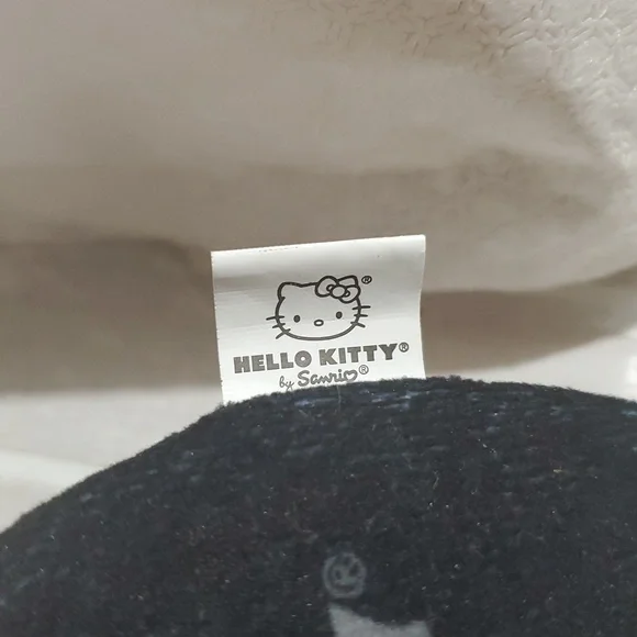 Hello Kitty White Plush Eye Mask with Red Bow - Picture 5 of 8